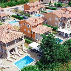 Villas In Villa