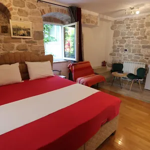 https://apartments-nikolla.splithotels.org