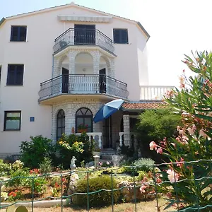 https://apartments-blazevic-pula.pula-hotels.org