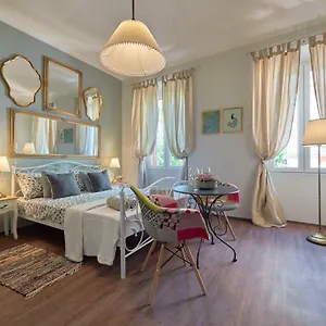 Old Romanitic 1 With Free Private Parking Apartment