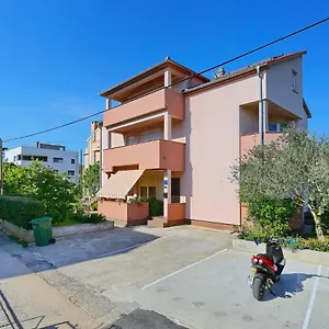 https://apartmani-natali.hotelinzadar.com